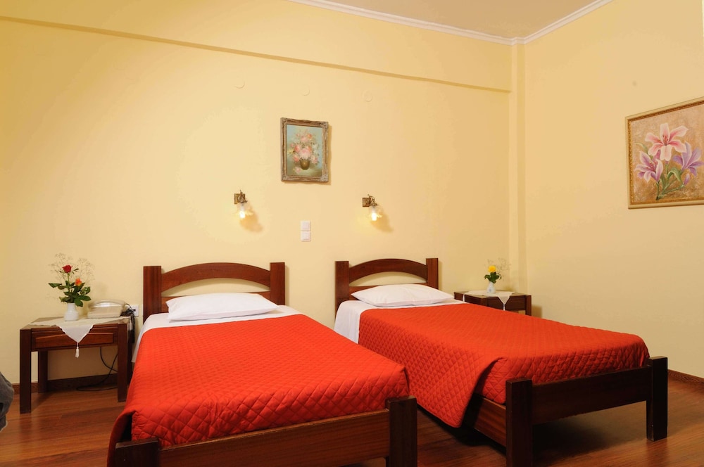 Double or Twin Room - Photo 6