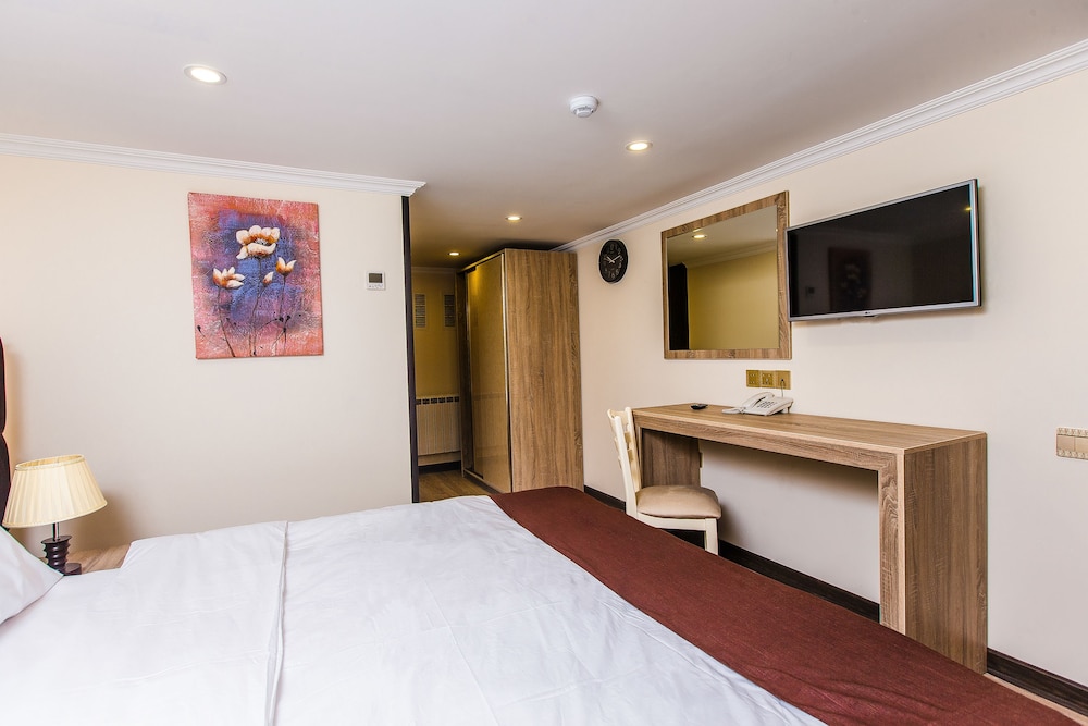 Budget Double Room photo 2