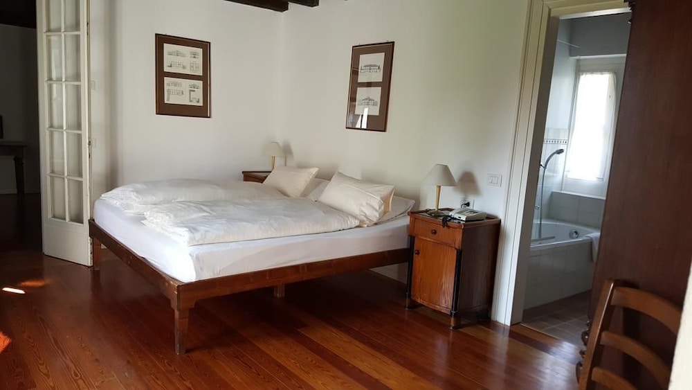 Standard Double Room photo 2