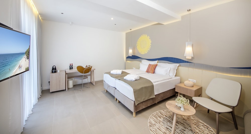 Junior Suite, Balcony photo 2