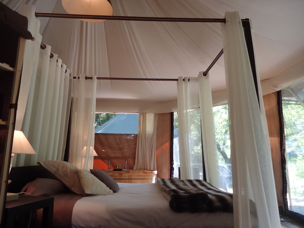 Superior Tent (Liones)