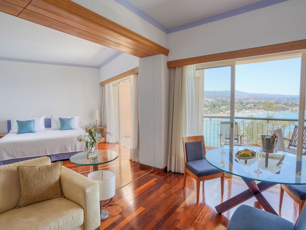 Suite, 1 Bedroom, Sea View - Photo 1