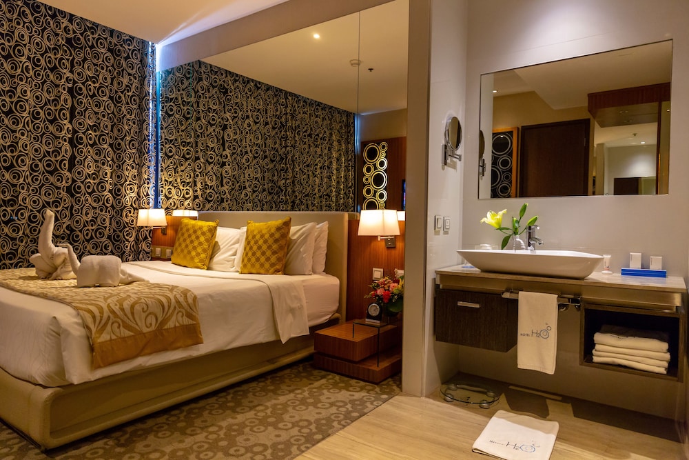Bayview King Room - Photo 12