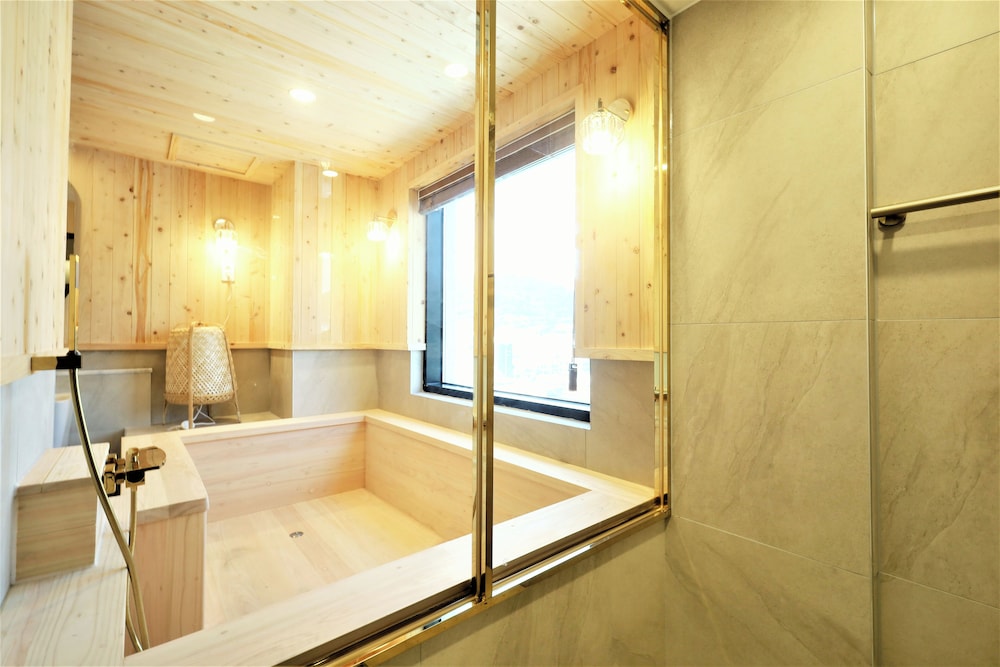 Hinoki Suite room photo 3
