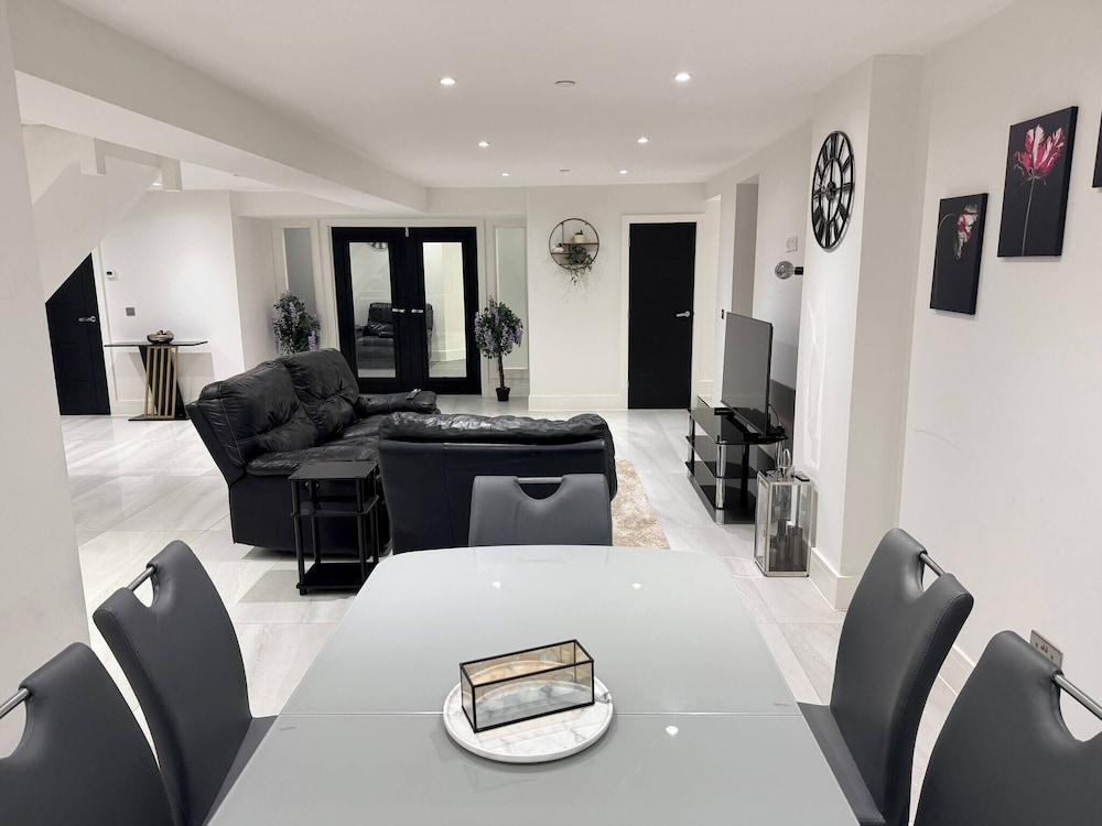 Luxury Home 5 Bedroom 3 Bathroom Games Room Parking, Foto 18