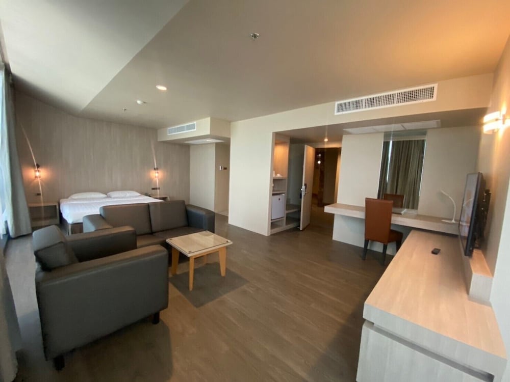 Junior Suite, Queen Bed