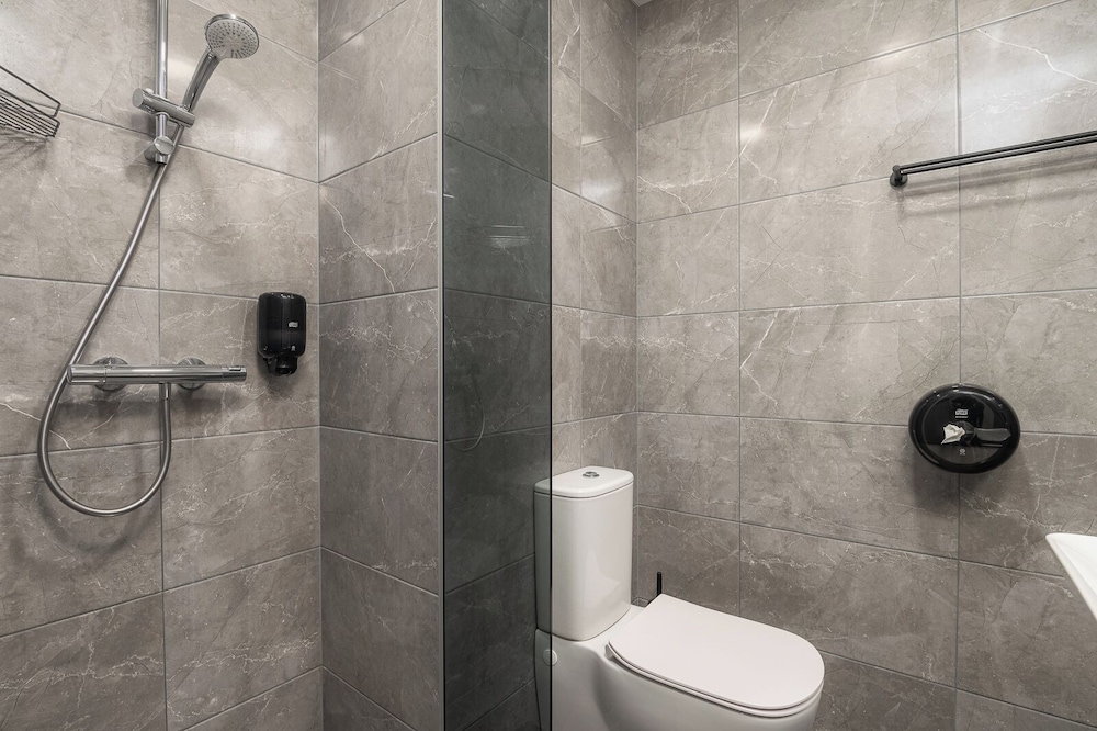 Standard Twin Room - Photo 5