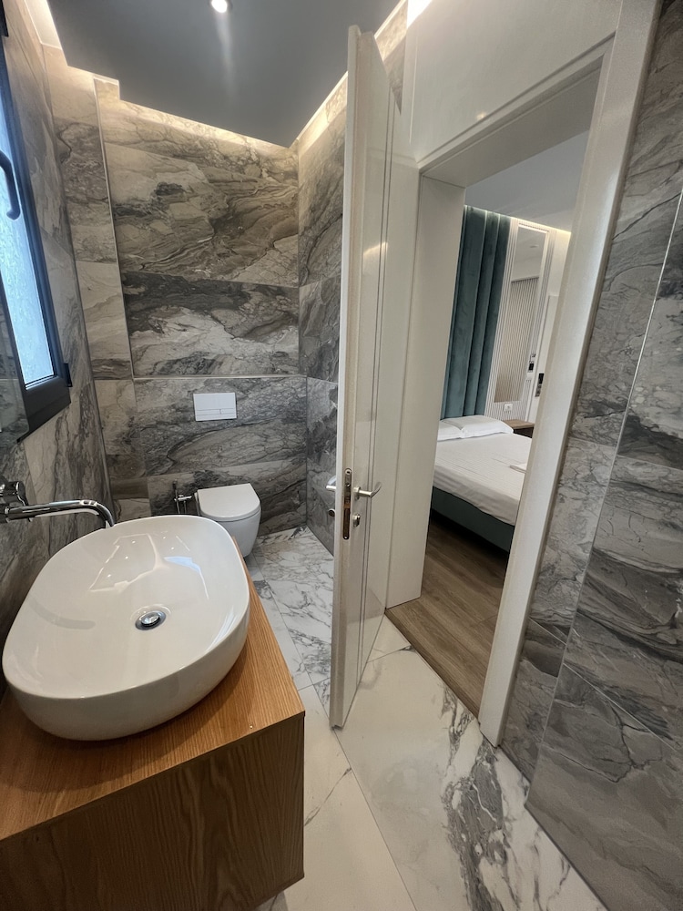 Deluxe Triple Room photo 2