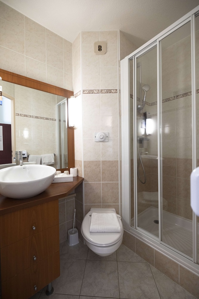 Standard Room, 2 Twin Beds - Photo 6