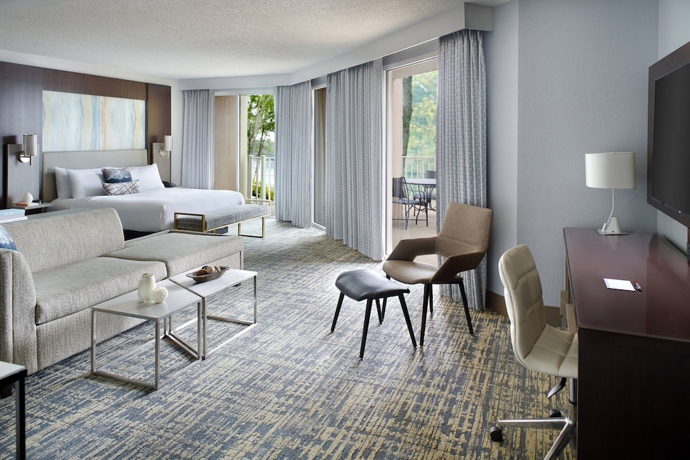 Suite, Multiple Beds, Lake View