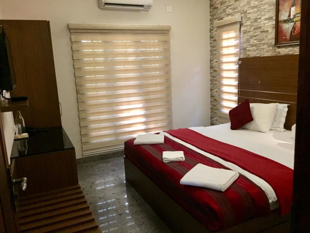 Standard Double Room, 1 King Bed, Accessible, Ground Floor photo 1