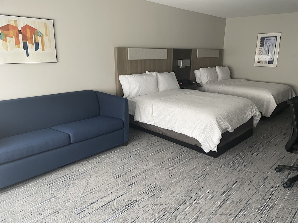 Suite, Multiple Beds, Accessible, Non Smoking (Communications) - Photo 1
