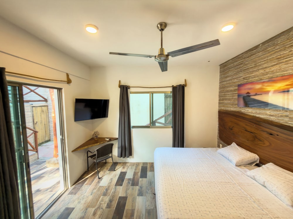Classic Double Room, Garden View