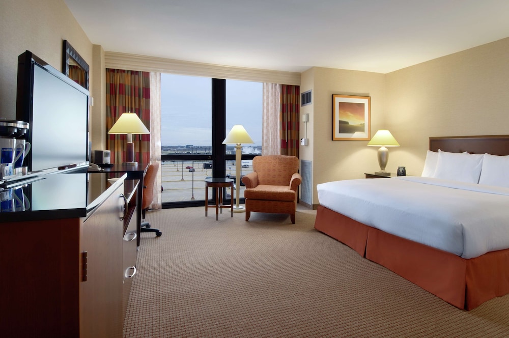 Room, 1 King Bed, Accessible - Photo 3