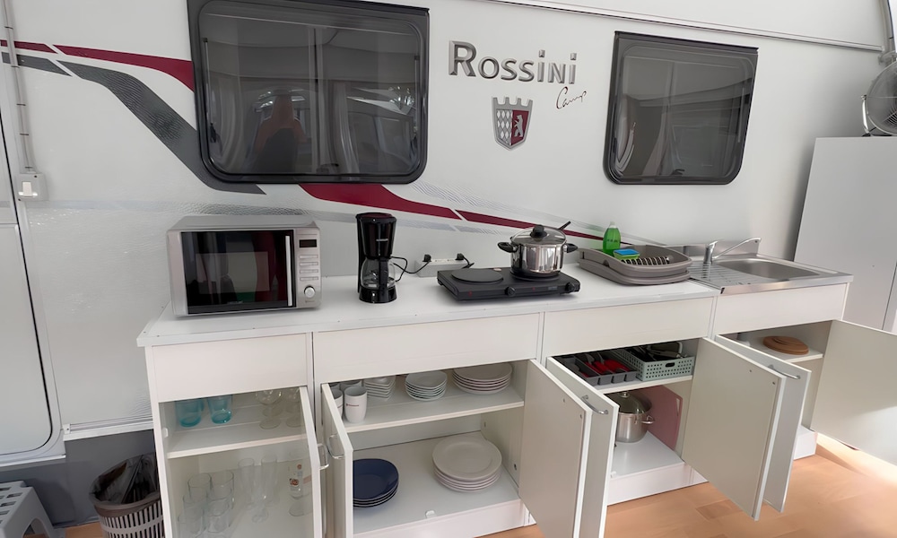 Deluxe Mobile Home, 2 Bedrooms, Non Smoking, Ensuite (CARAVAN WMC-A135) photo 2