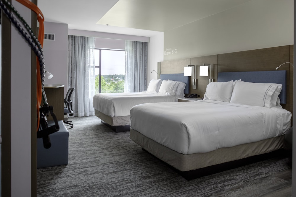 Premium Room, 2 Queen Beds, Accessible Bathtub (Mobility) - Photo 1