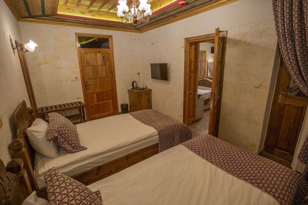 Quadruple Room - Photo 4
