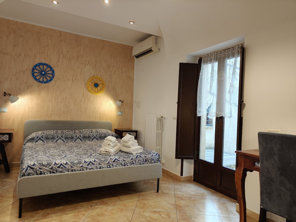 Room, Private Bathroom