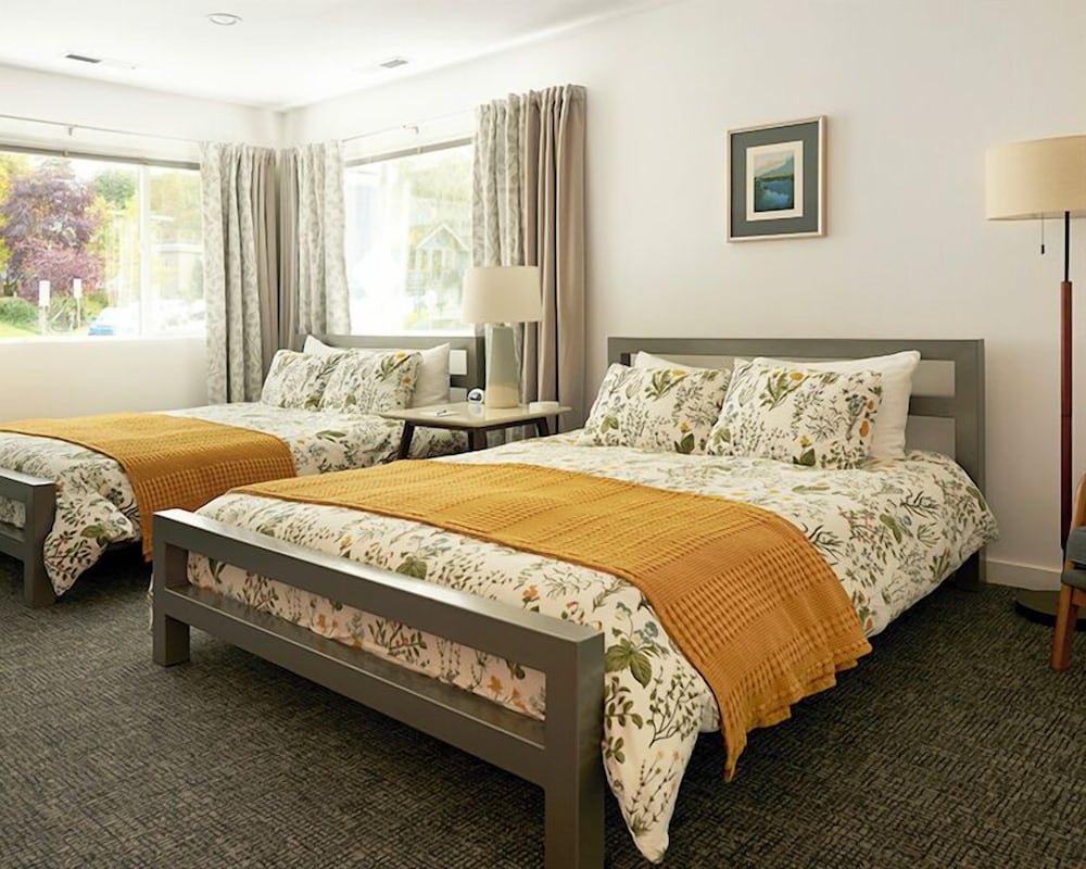 Standard Double Room, 2 Queen Beds