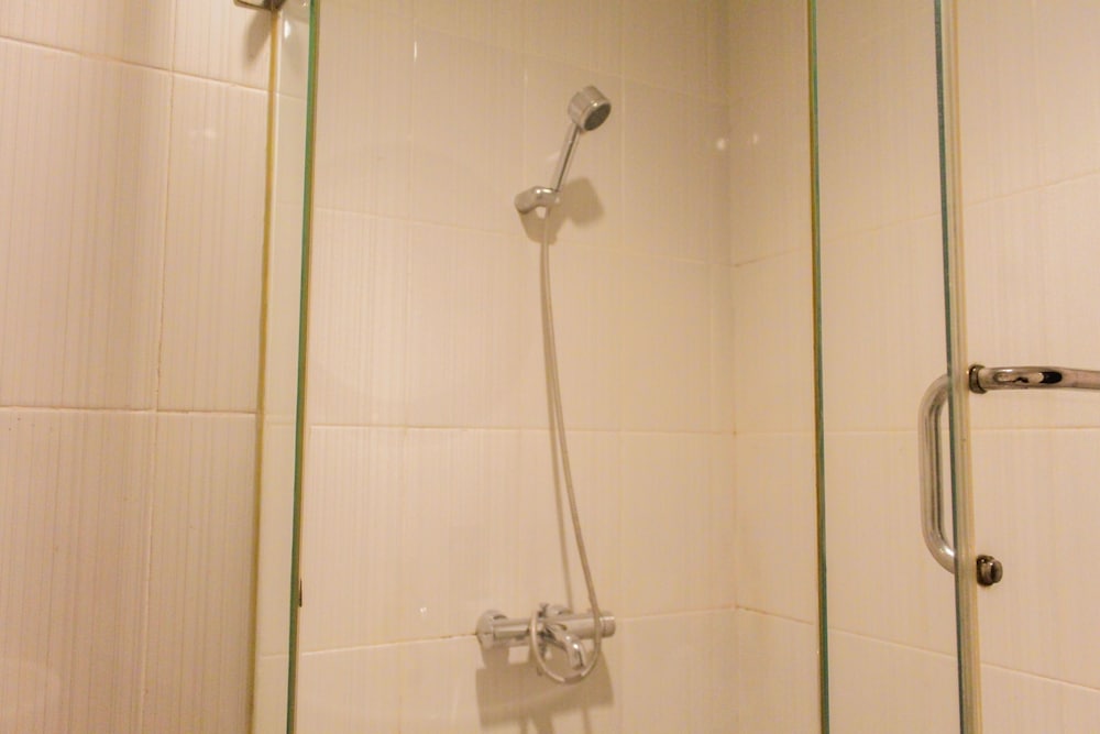 Room - Photo 4