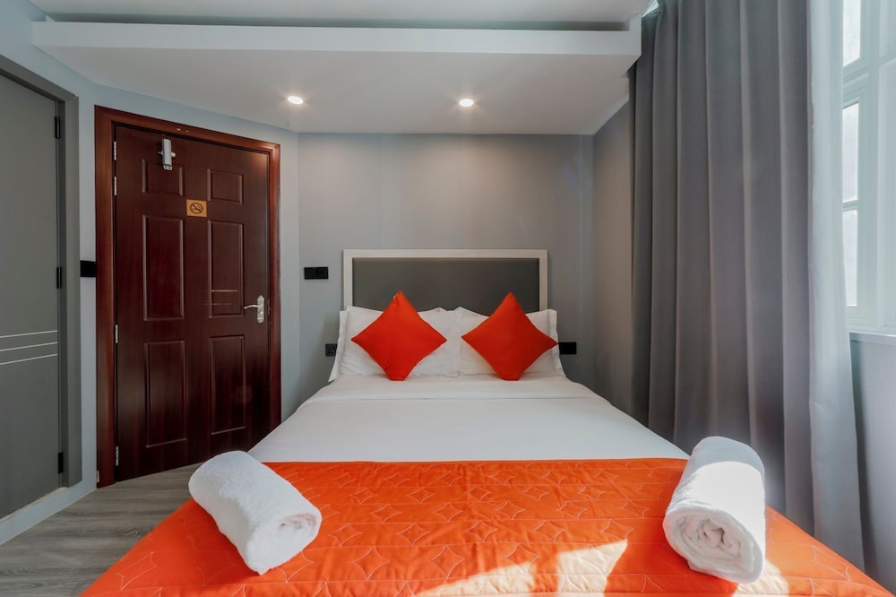 Deluxe Double Room with Free Airport Transfer
