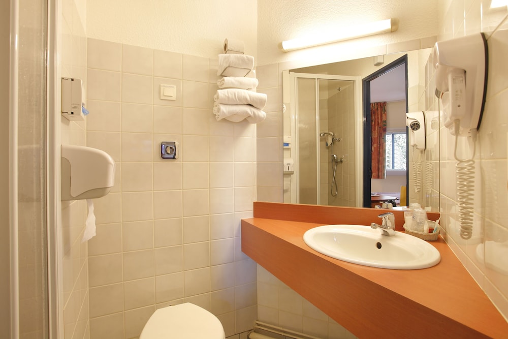 Standard Room, 2 Twin Beds - Photo 4