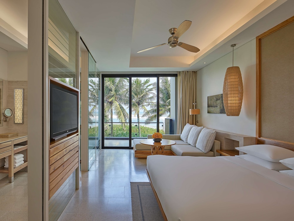 Room, 1 King Bed, Ocean View - Photo 2