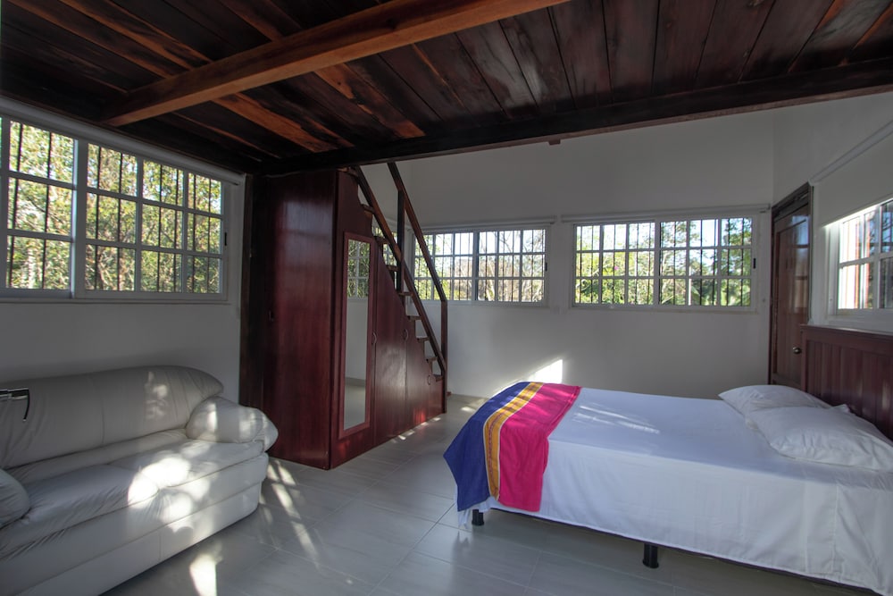 Basic Triple Room photo 1