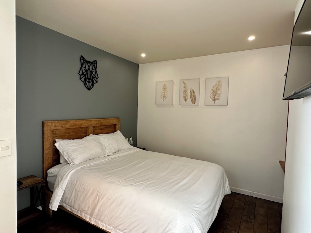 Business Room, 1 Queen Bed photo 1