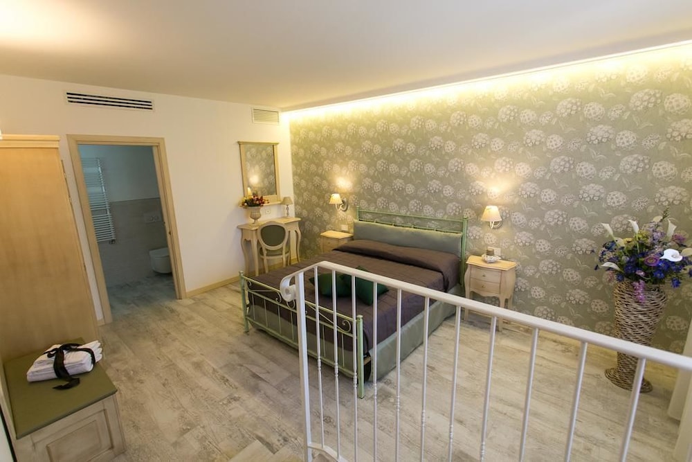 Triple Room - Photo 1
