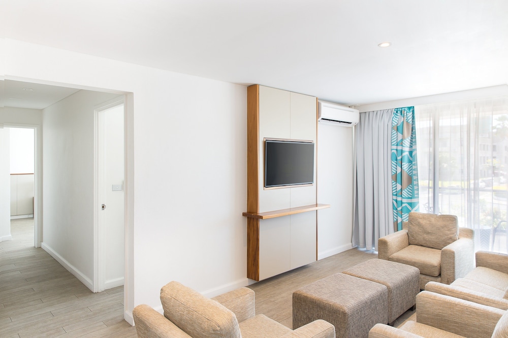 Suite, Multiple Beds (Parliament View)