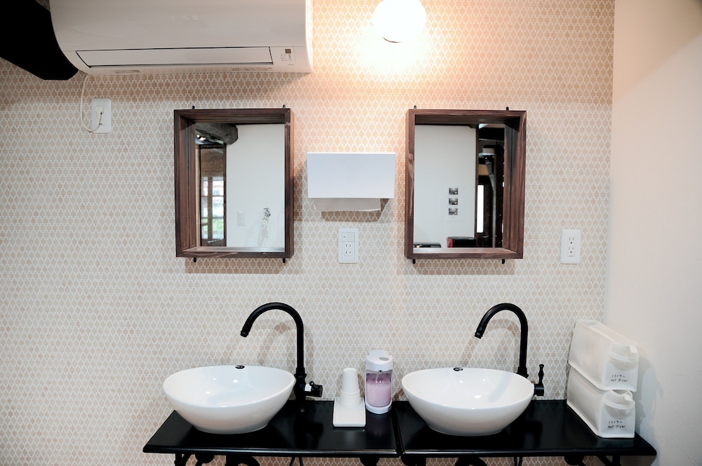 Shared Dormitory, Women only photo 2