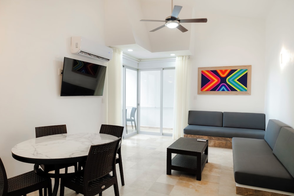 Suite, 1 Bedroom, Terrace, Sea Facing - Photo 4
