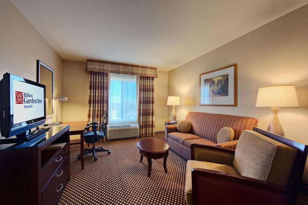 Suite, 1 King Bed - Photo 1