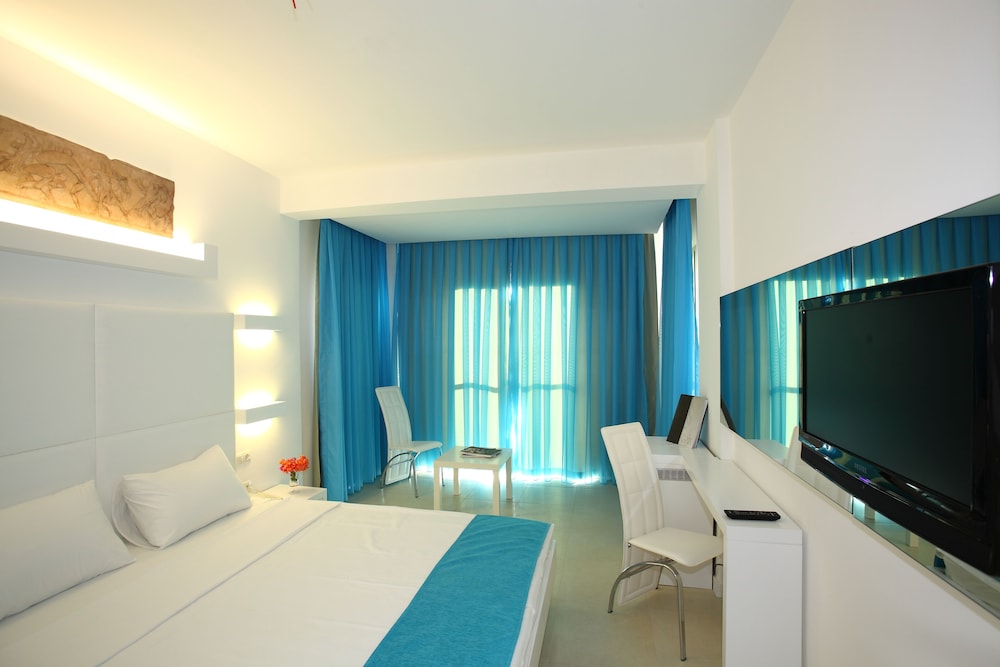 Double or Twin Room photo 2