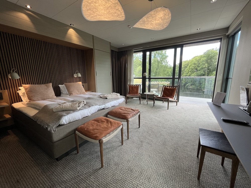 Deluxe Double Room, 1 King Bed, Balcony, Pool View (Spa not included) photo 1