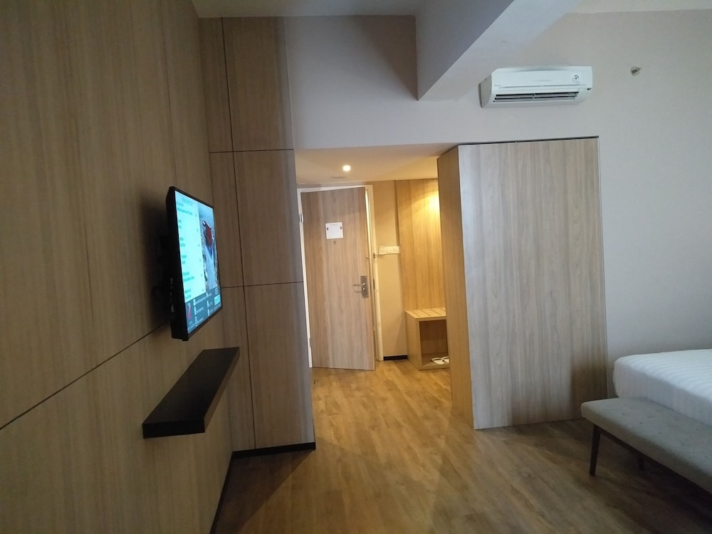Deluxe Double Room, 1 King Bed photo 2