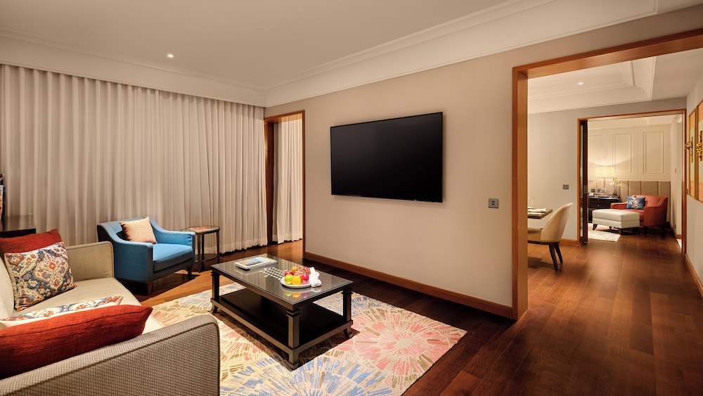 Qutb Suite - Photo 2