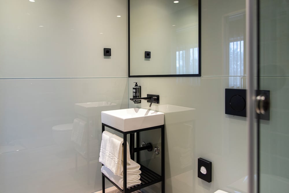 Superior Room, 2 Twin Beds thumbnail 5