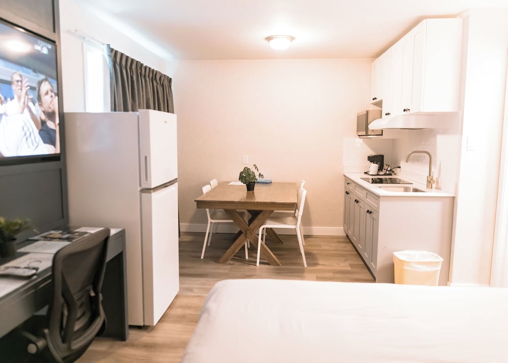 Family Room, 2 Bedrooms, Kitchenette, Mountain View