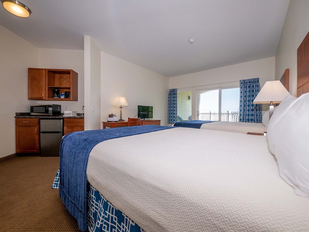 Deluxe Studio, 2 Queen Beds, Non Smoking, Balcony photo 1