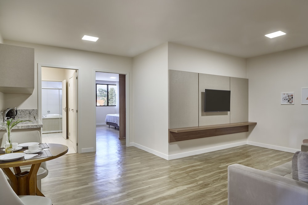 Luxury Studio Suite, 1 King Bed with Sofa bed, Jetted Tub - Photo 4