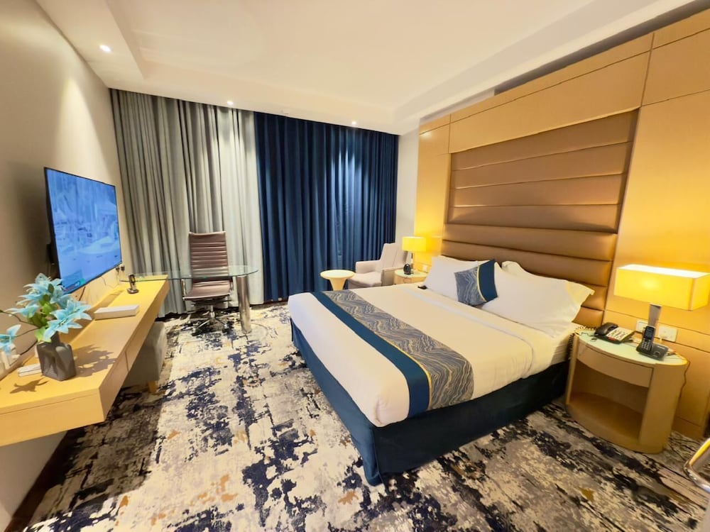 Superior Single Room, City View