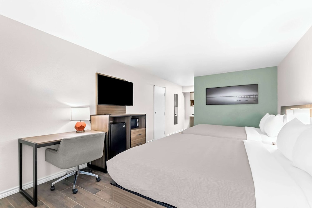 Room, 2 Queen Beds, Non Smoking (Efficiency) - Photo 3