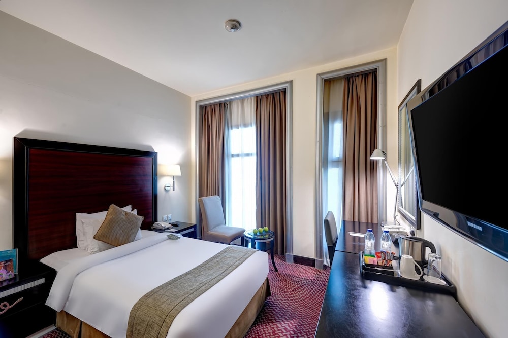 Standard Room, 1 Queen Bed