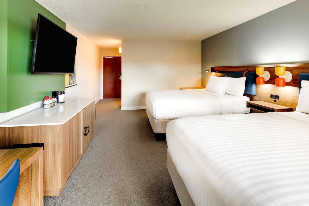 Deluxe Room, 2 Queen Beds (Water View) - Photo 3