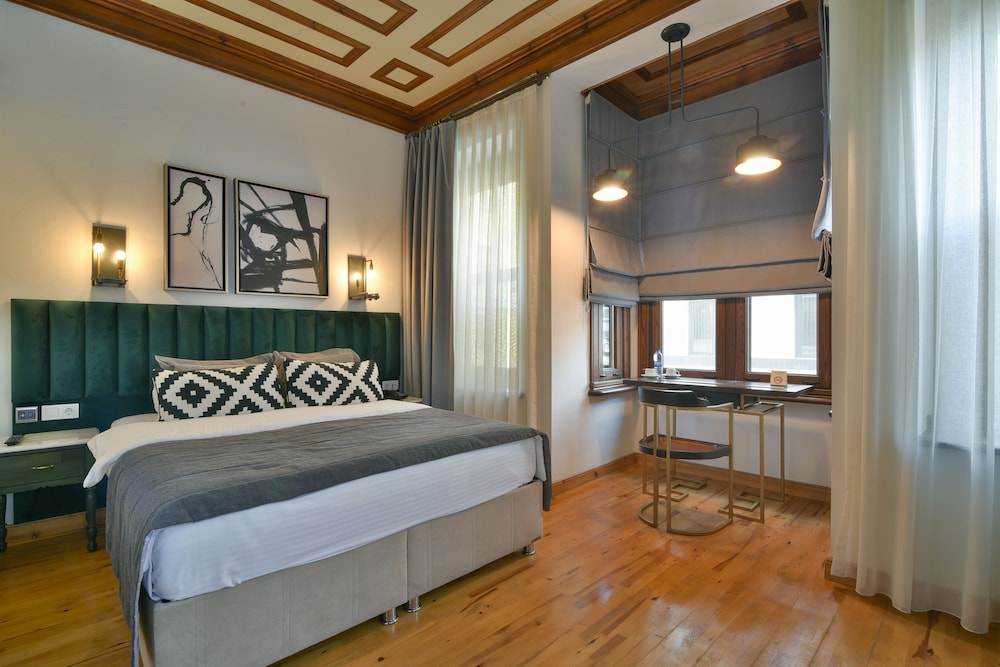 Deluxe Suite photo 2