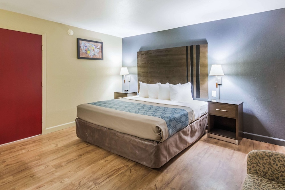 Room, 1 King Bed, Accessible, Non Smoking - Photo 1