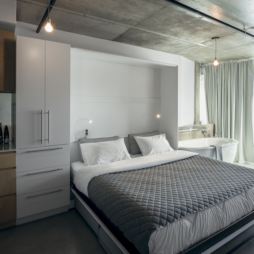 Deluxe Double Room, 1 King Bed, Bathtub photo 1