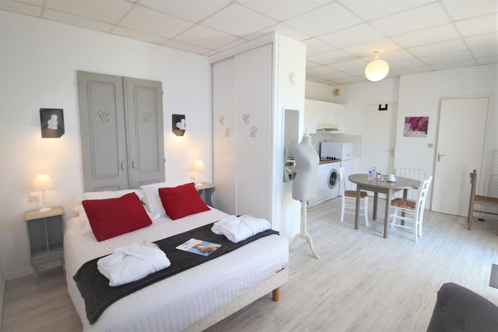 Superior Studio, Ensuite (Appart-Hotel (Pivoine))